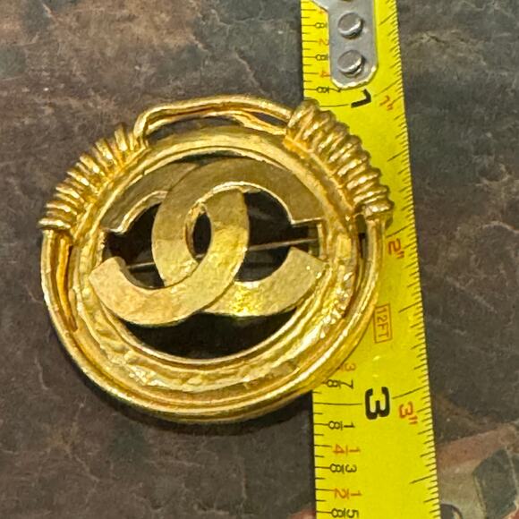 Chanel Vintage Circle Wrap Brooch 94P 24k Gold Plated Authentic CoA - Picture 3 of 7
